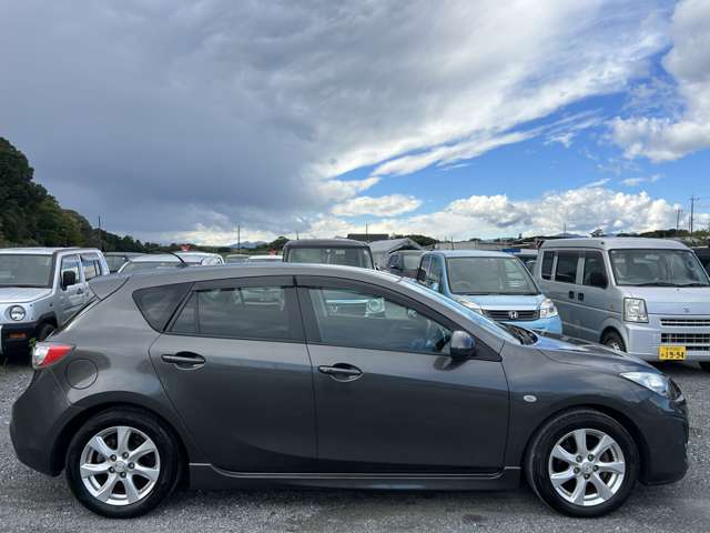 2010 Mazda Axela Sport – thumbnail 4