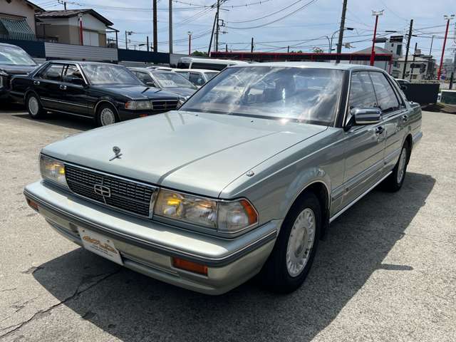 1990 Nissan Gloria – thumbnail 3