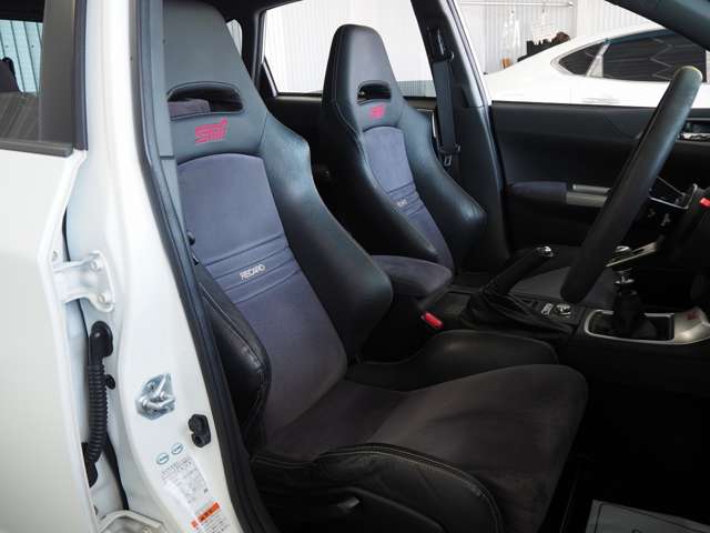 2008 Subaru Impreza Hatchback STI – thumbnail 2