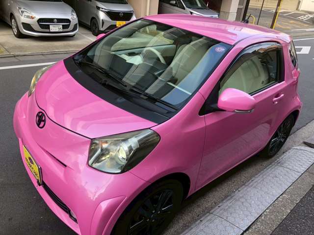 2010 Toyota iQ – thumbnail 3