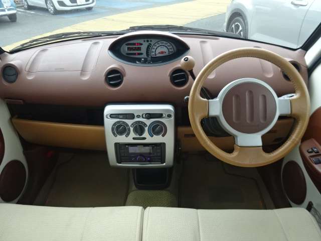 2002 Toyota WiLL – thumbnail 2