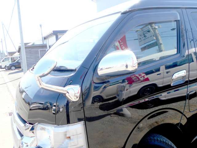 2009 Toyota Regius Ace – thumbnail 3