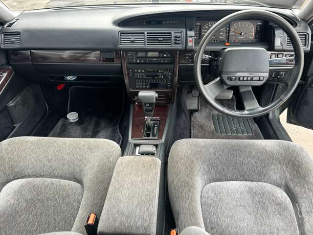 1988 Nissan Cima – thumbnail 2