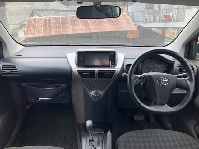 2009 Toyota iQ – thumbnail 4