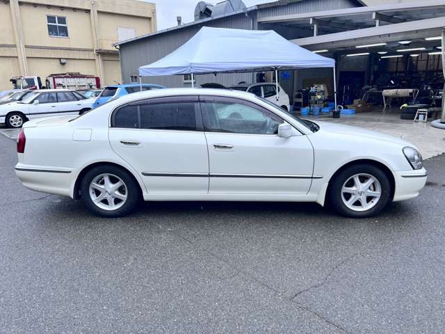 2001 Nissan Cima – thumbnail 4