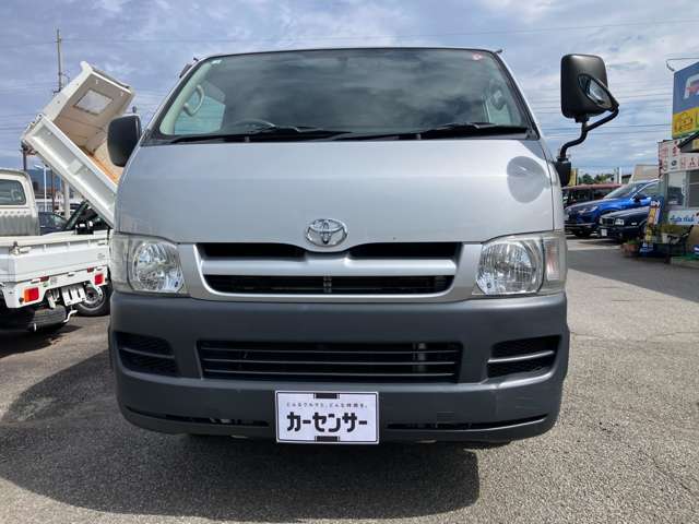 2005 Toyota Hiace – thumbnail 2