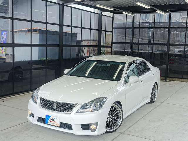 2010 Toyota Crown Athlete – thumbnail 4