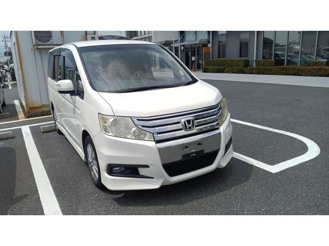 2010 Honda Stepwgn – thumbnail 2