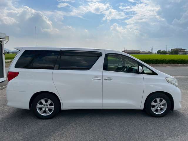 2009 Toyota Alphard – thumbnail 3