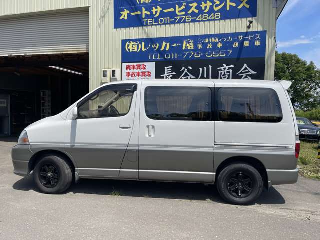 2001 Toyota Granvia – thumbnail 4