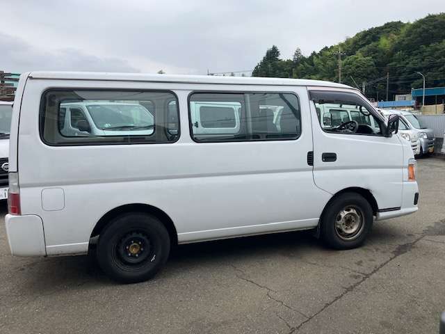 2006 Nissan Caravan – thumbnail 4