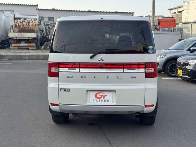 2007 Mitsubishi Delica D:5 – thumbnail 4