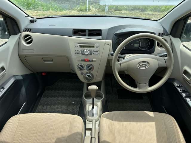 2010 Daihatsu Mira – thumbnail 4