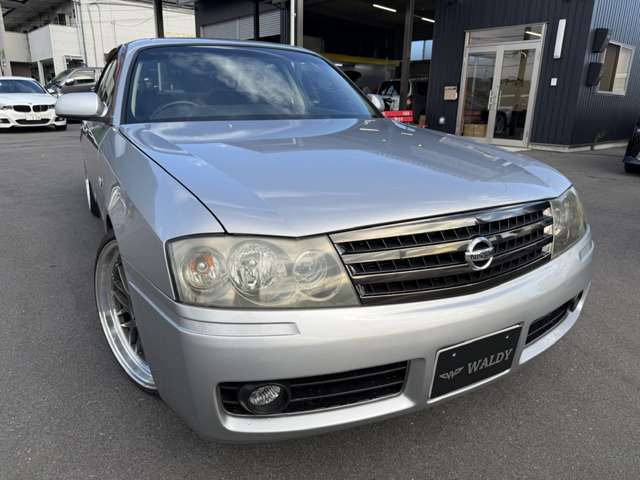 2002 Nissan Gloria – thumbnail 2