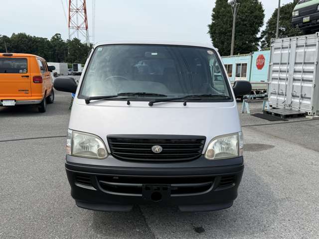 1999 Toyota Hiace – thumbnail 3