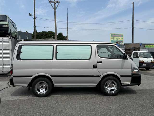 1999 Toyota Hiace – thumbnail 4
