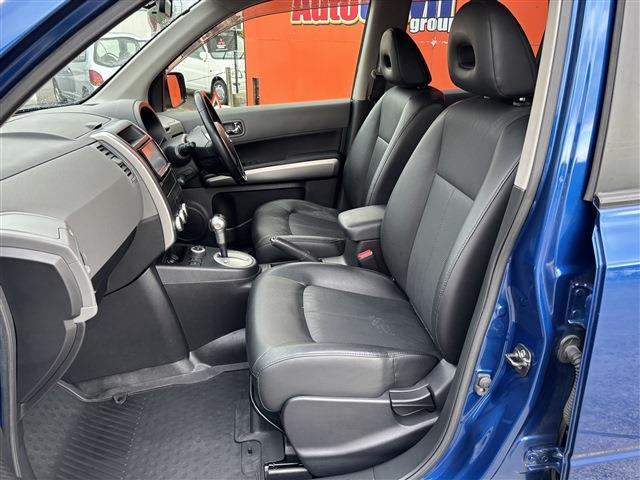 2009 Nissan X-Trail – thumbnail 2