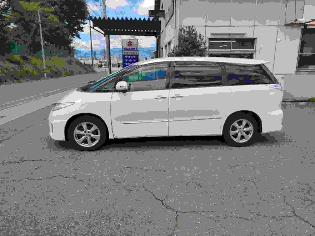 2009 Toyota Estima Hybrid – thumbnail 3