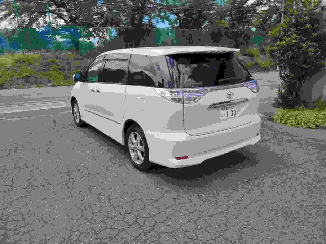 2009 Toyota Estima Hybrid – thumbnail 4