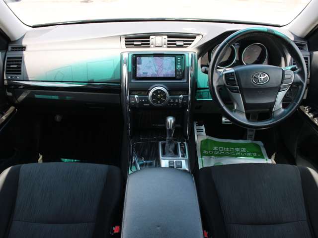 2011 Toyota Mark X – thumbnail 4