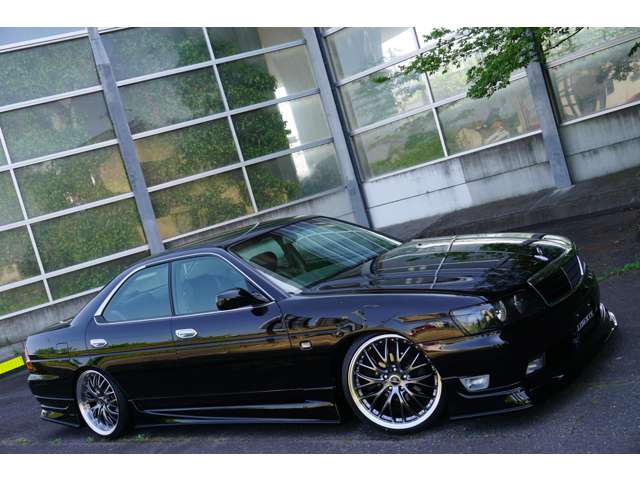 2002 Nissan Laurel – thumbnail 3
