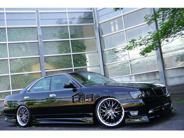 2002 Nissan Laurel – thumbnail 4