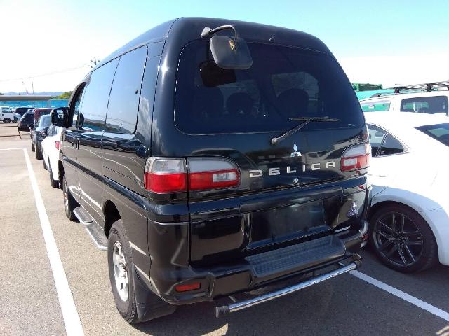 2004 Mitsubishi Delica Space Gear – thumbnail 2