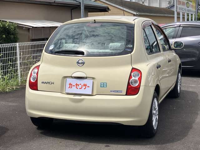 2010 Nissan March – thumbnail 4