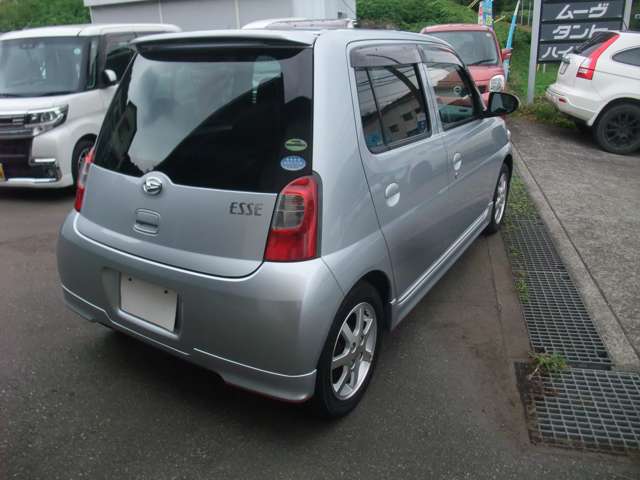 2010 Daihatsu Esse – thumbnail 2