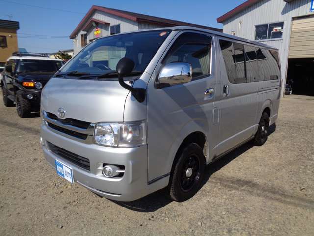 2008 Toyota Hiace – thumbnail 3