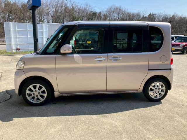 2010 Daihatsu Tanto – thumbnail 3