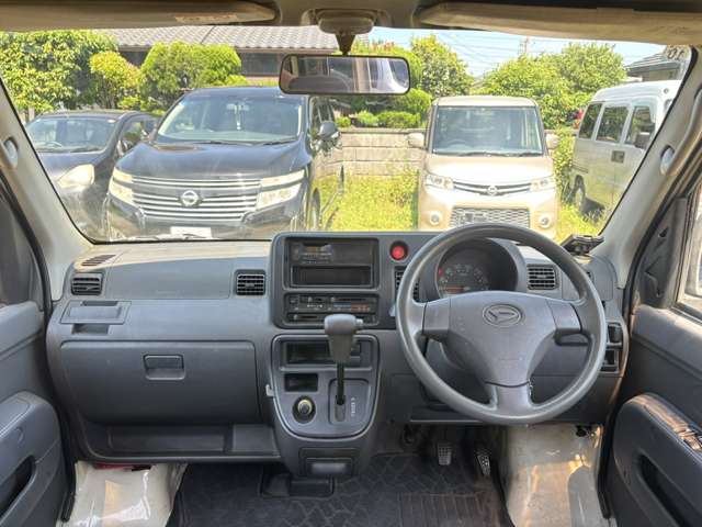 2010 Daihatsu Hijet Cargo – thumbnail 2