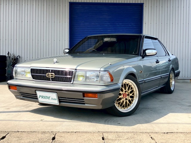 1989 Nissan Gloria Sedan