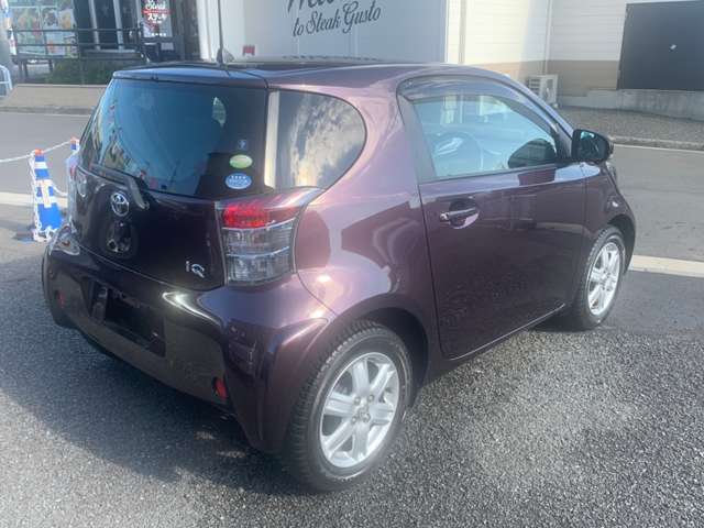 2009 Toyota iQ – thumbnail 3
