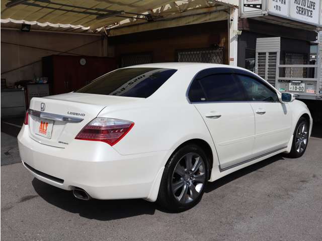 2010 Honda Legend – thumbnail 2