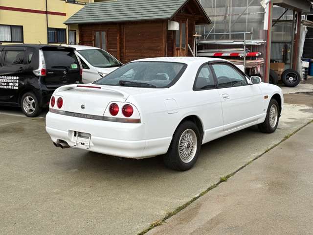 1994 Nissan Skyline Coupe – thumbnail 4