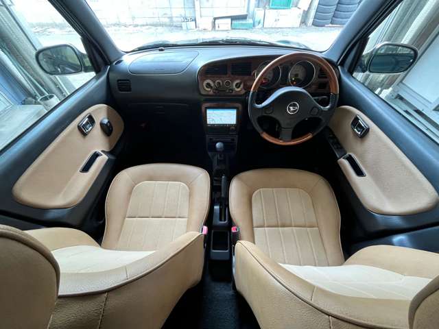 2004 Daihatsu Mira Gino – thumbnail 3