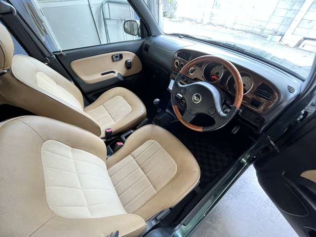 2004 Daihatsu Mira Gino – thumbnail 4