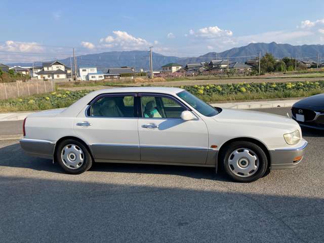 2000 Mitsubishi Proudia – thumbnail 3