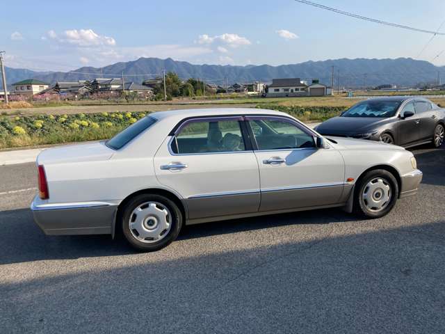2000 Mitsubishi Proudia – thumbnail 4