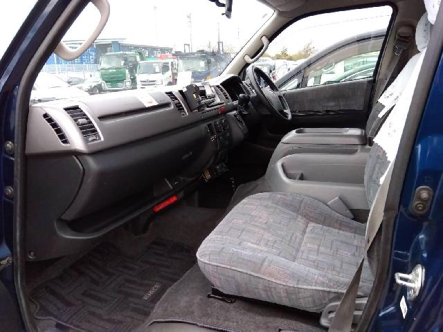 2006 Toyota Hiace – thumbnail 3