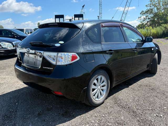 2010 Subaru Impreza Hatchback – thumbnail 4