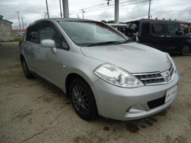 2008 Nissan Tiida – thumbnail 3