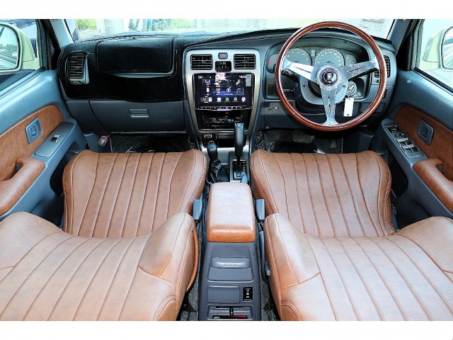 1999 Toyota Hilux Surf – thumbnail 2