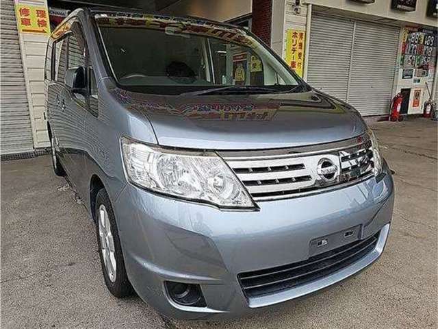 2010 Nissan Serena – thumbnail 3
