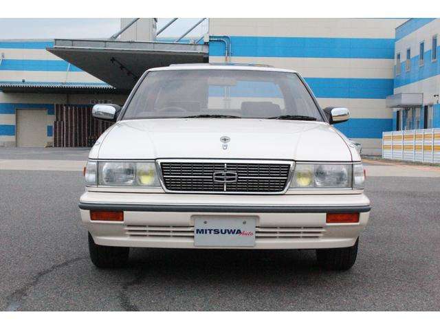 1989 Nissan Gloria – thumbnail 4