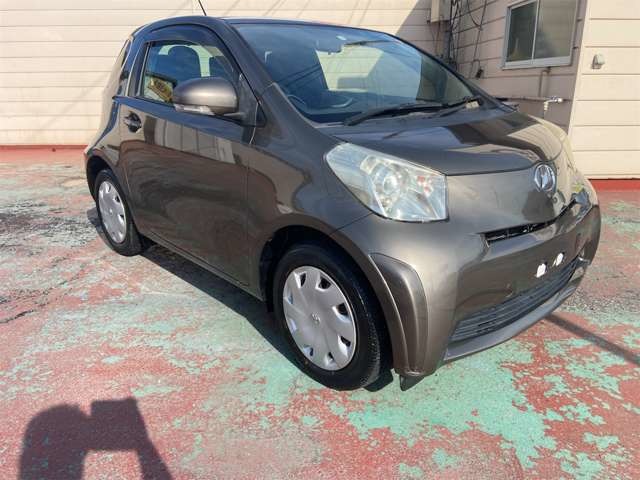 2009 Toyota iQ – thumbnail 2