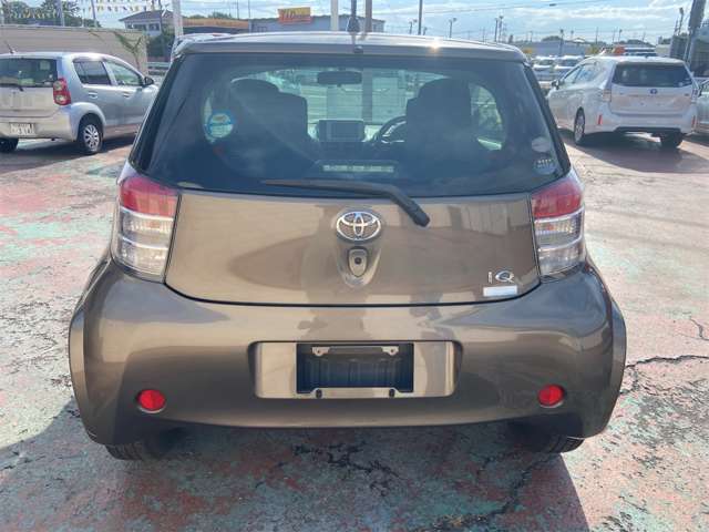 2009 Toyota iQ – thumbnail 4