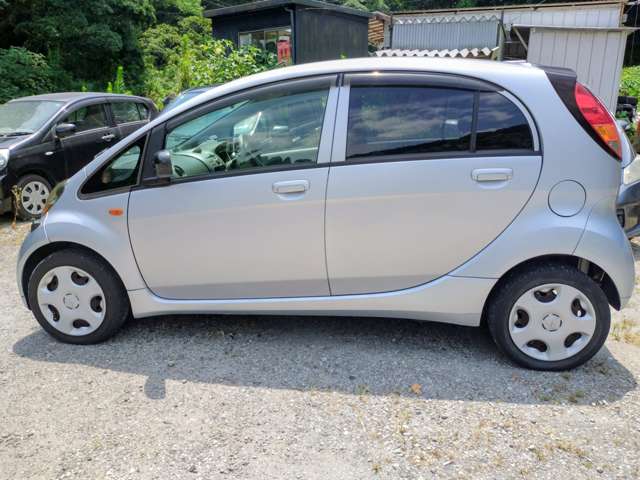 2008 Mitsubishi i – thumbnail 2
