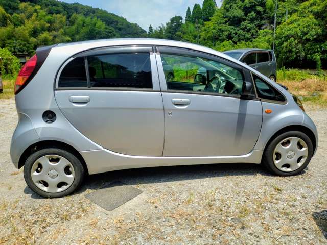 2008 Mitsubishi i – thumbnail 4